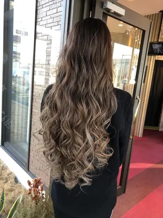 ミディアム カラー ヘアアレンジ 大塚 貴之のヘアスタイル