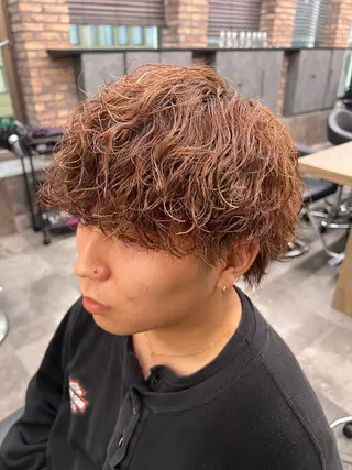 ミディアム カラー パーマ メンズ メンズパーマ特化 TAIGAのヘアスタイル