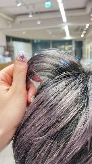 ミディアム カラー 松永 梨央のヘアスタイル