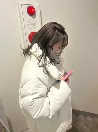 ミディアム カラー 薄暮 マツイ レンのヘアスタイル