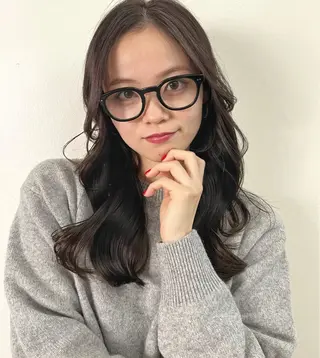 セミロング コテ巻き風パーマ サトウタケル 表参道のヘアスタイル