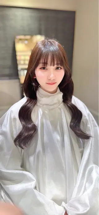 ロング カラー 平尾 樹里のヘアスタイル