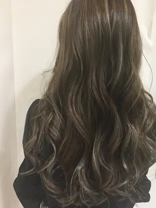ミディアム カラー パーマ ヘアアレンジ マツエク・マツパ きむえり/髪質改善 /うねり広がり改善のヘアスタイル