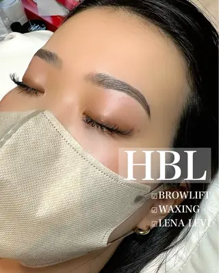 アイブロウ HERMÉ KAYAの眉毛・アイブロウイメージ