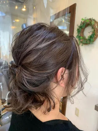 ミディアム カラー ヘアアレンジ ギャルソン オブヘアーのヘアスタイル