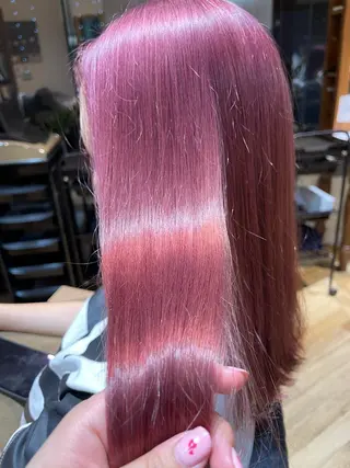 カラー バヤラー バイガルマーのヘアスタイル