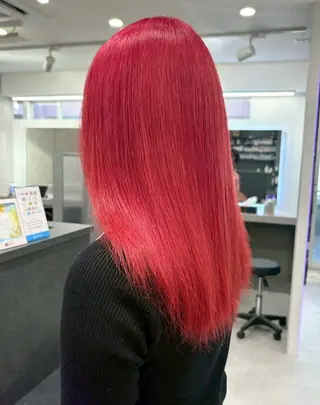 セミロング カラー ハイトーン🪼派手髪 mahoのヘアスタイル