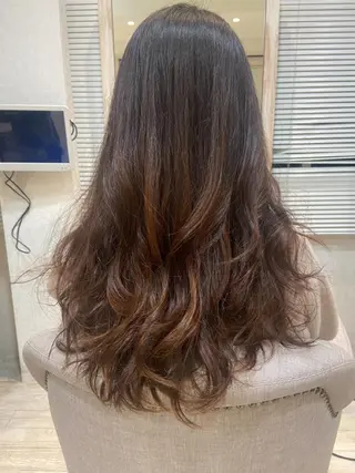 パーマ 竹田 夏菜のヘアスタイル