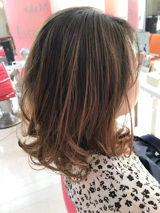 カラー PazRood 山下のヘアスタイル