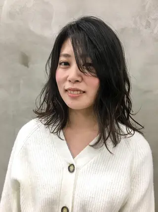 ミディアム モエ 代々木公園/神山町のヘアスタイル