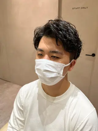 ショート ⚡メンズパーマフ ェードカットTomyのヘアスタイル
