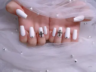 ネイル UMI ネイルサロン新宿🎀のネイルデザイン