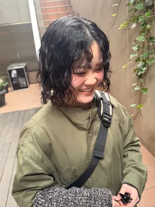 ショート カラー パーマ 大橋 芽衣のヘアスタイル