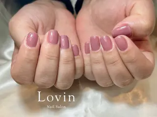 ネイル 稲田 彩夏のネイルデザイン