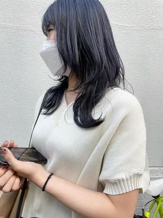 セミロング カラー オカモト ミユウのヘアスタイル