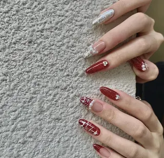 ネイル Queens テイのネイルデザイン