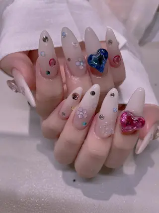 ミディアム ネイル リン リンのネイルデザイン