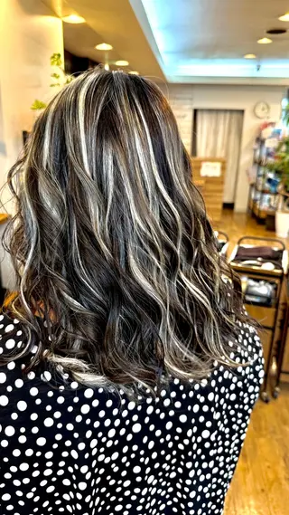 セミロング 🌈ハイライト特化 🌈 🐶ノザワ🐶のヘアスタイル