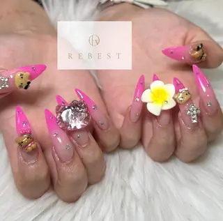 ネイル ❤️💛REBEST 京橋　nailのネイルデザイン