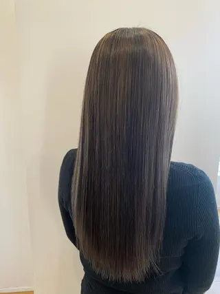 ロング 開發 紗貴のヘアスタイル