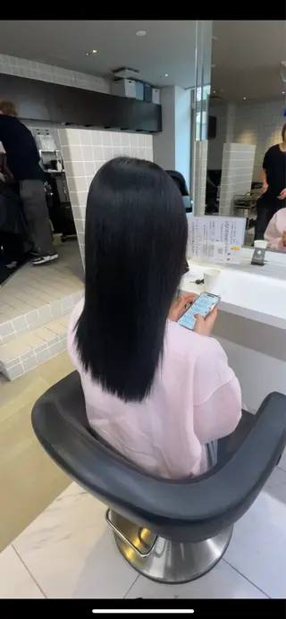 ロング カラー 透明感🤍レイヤー ベージュ‎🤍ピンクのヘアスタイル
