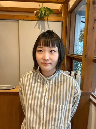 ミディアム カラー ENIF ツキのヘアスタイル