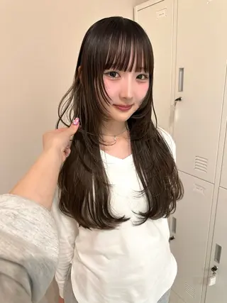 ロング Hug👩🏼‍🦱 赤坂HIBIOのヘアスタイル