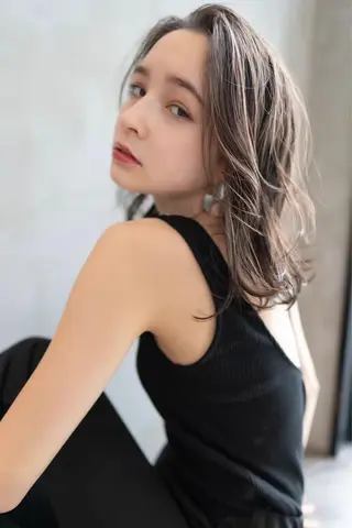 ミディアム カラー Anthurium 吹田💐のヘアスタイル