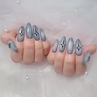 ネイル ラクロレ ハナ︎🌼のネイルデザイン