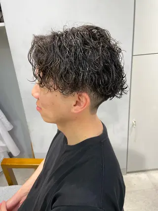 パーマ メンズ マエダ リョウのヘアスタイル
