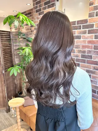 ロング 艶髪／透け感カラー ／ＲＹＯのヘアスタイル
