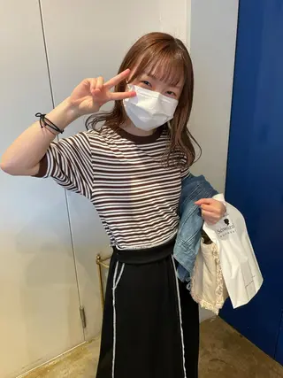 セミロング カラー MIOベージュカラー 柔らかいカラーのヘアスタイル