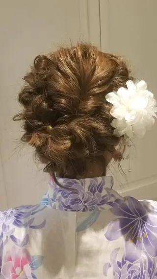 セミロング ヘアアレンジ ばんの かすみのヘアスタイル