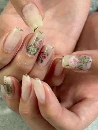 ネイル FIORITURA Maikoのネイルデザイン