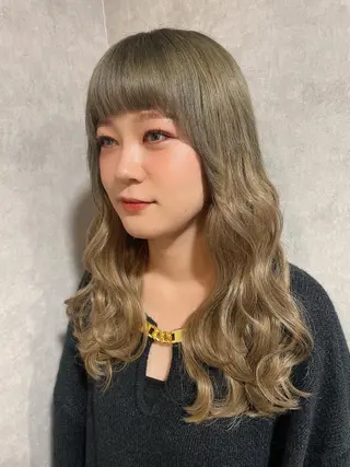 セミロング 工藤 綾華のヘアスタイル
