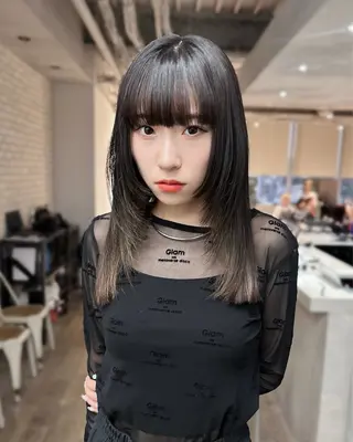 ミディアム Hinata🛸 ハイトーン美容師のヘアスタイル