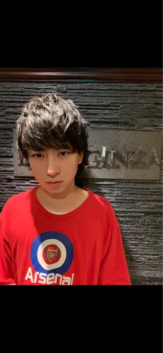 ロング 岡崎 海人のヘアスタイル