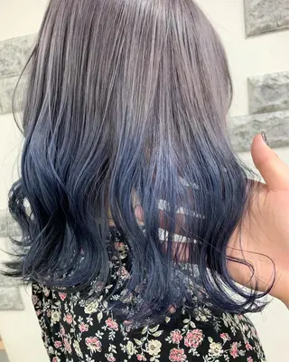 ミディアム カラー 薄田 珠美のヘアスタイル