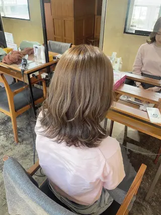 ミディアム カラー 梅田美容室 山崎海波のヘアスタイル