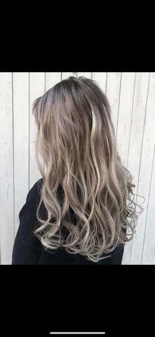 ロング カラー LOHAS Kanaのヘアスタイル