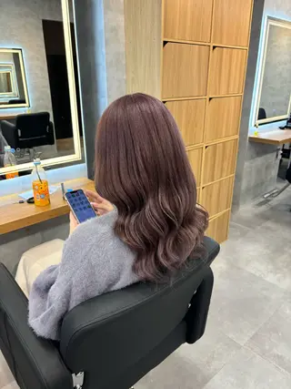 ロング カラー パーマ ヘアアレンジ 透明感ブリーチカラー 🌈TOMOHIROのヘアスタイル