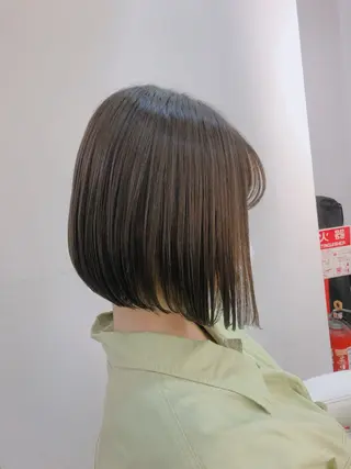 ショート カラー 小田 亮のヘアスタイル