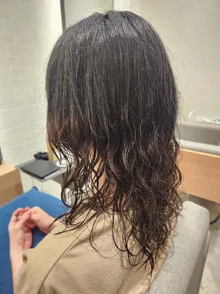 パーマ セミロング 💜艶髪カラー💜 🎶富川美希🎶のヘアスタイル