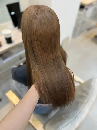 ロング カラー Lamp 柏 山口 か乃 ブリーチカラーのヘアスタイル