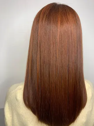 ミディアム カラー トップ スタイリストのヘアスタイル