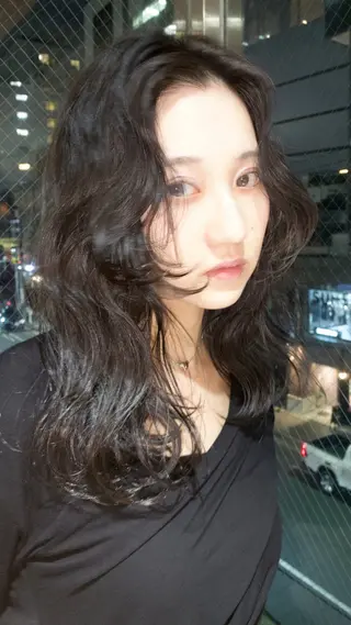 セミロング カラー yiye shioriのヘアスタイル