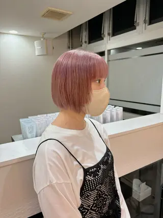 ショート カラー Lotti なぎのヘアスタイル