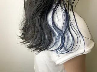 セミロング カラー メンズ レイヤー ウルフ 弓木啓輔のヘアスタイル