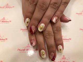 ネイル ネイルリボン 受付スタッフのネイルデザイン