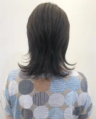 ミディアム ツノガイ エリのヘアスタイル